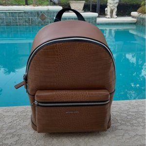 Michael Kors Cooper Men`s Backpack Luggage
